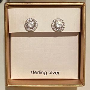 Stud sterling silver earrings !